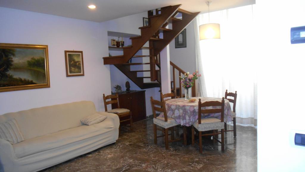 דירות נאפולי Casa Sannazzaro חדר תמונה